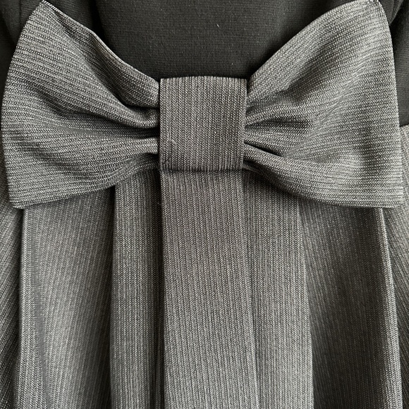 Unique pinstripe strapless dress - Picture 2 of 4